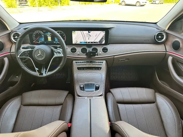Mercedes-Benz E-Class — Фото автомобиля 6