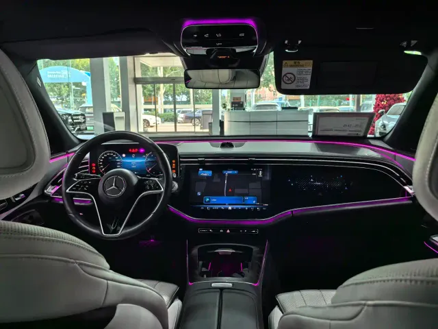 Mercedes-Benz E-Class — Фото автомобиля 18