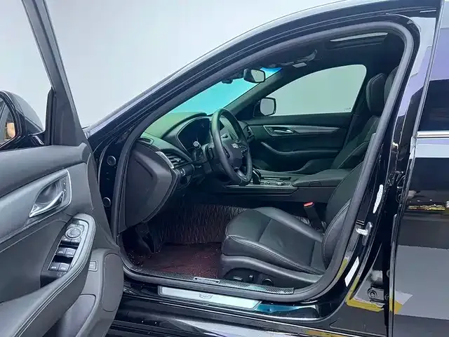 Cadillac CT5 — Фото автомобиля 10