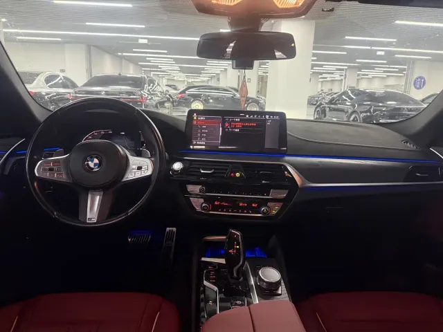 BMW 5 Series — Фото автомобиля 9