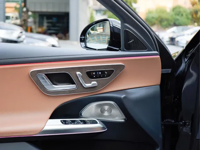 Mercedes-Benz E-Class — Фото автомобиля 14