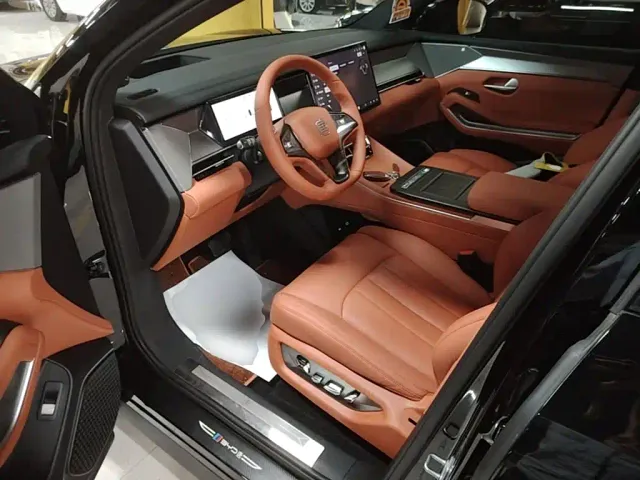 BYD Tang L — Фото автомобиля 14