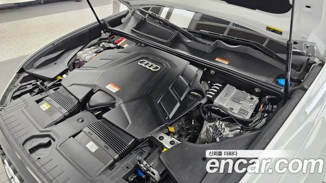 Audi Q8 55 TFSI quattro Premium — Фото автомобиля 6
