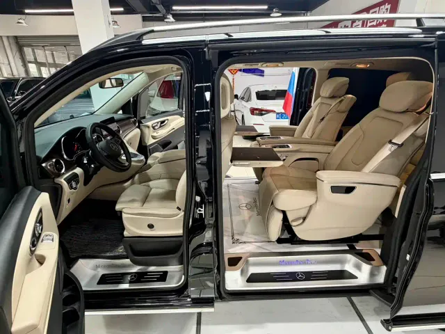 Mercedes-Benz V-Class — Фото автомобиля 19