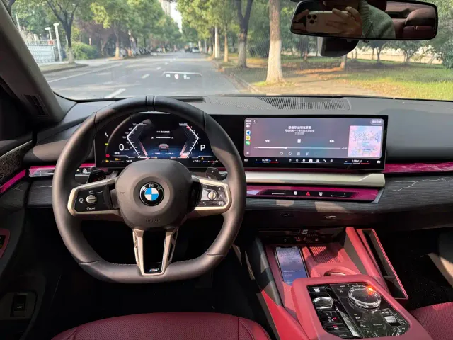 BMW 5 Series — Фото автомобиля 4