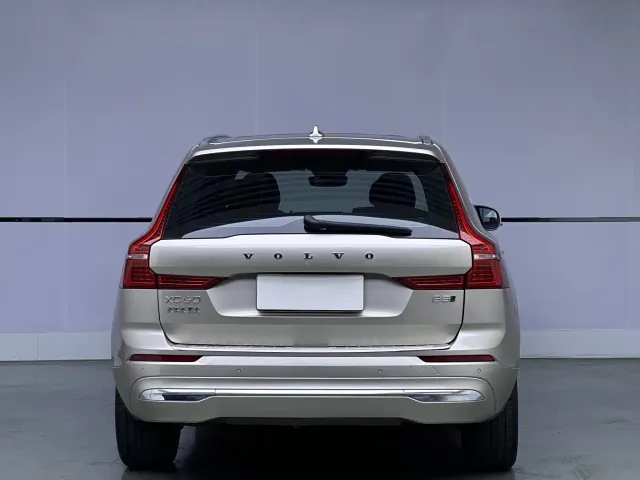 Volvo XC60 — Фото автомобиля 5