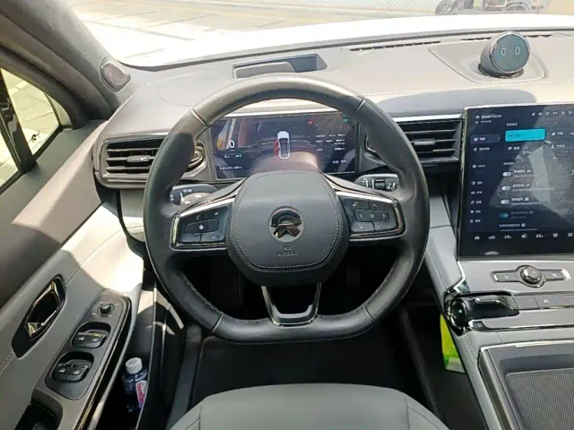 Nio EC6 — Фото автомобиля 10