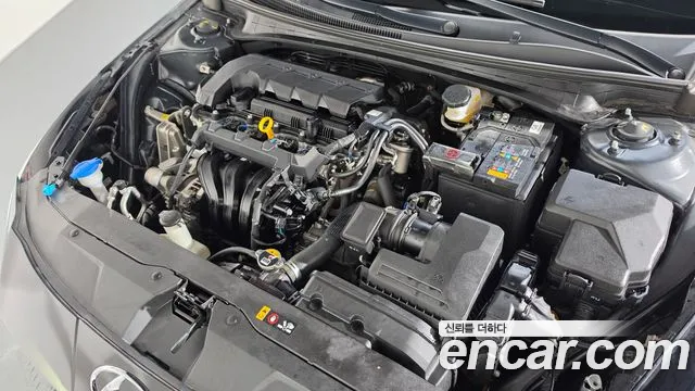 Hyundai Avante — Фото автомобиля 9
