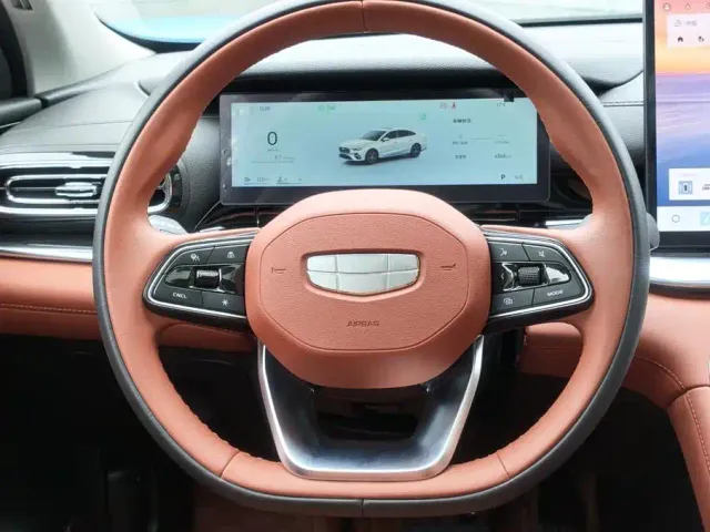 Geely Emgrand — Фото автомобиля 26