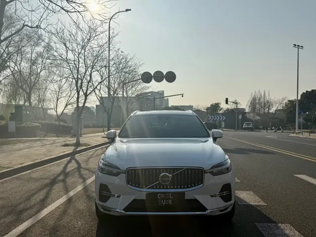 Volvo XC60 — Фото автомобиля 3