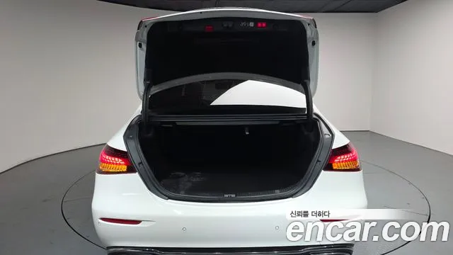 Mercedes-Benz E-Class E-класс W213 E350 4MATIC Exclusive — Фото автомобиля 17