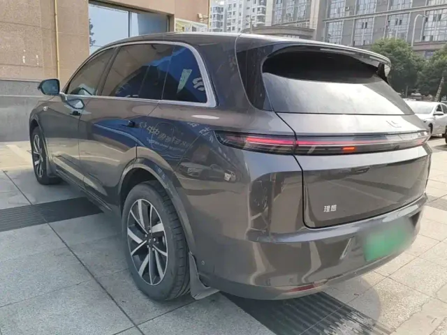 Li Auto L7 — Фото автомобиля 4