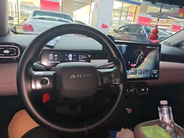 GAC Aion UT — Фото автомобиля 9