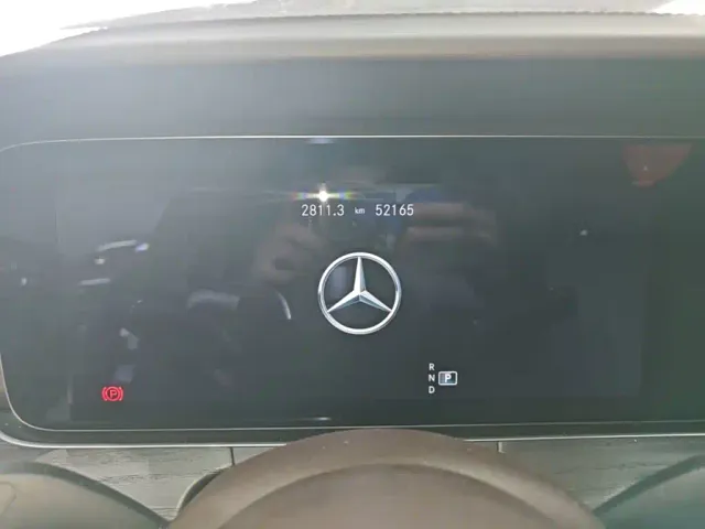 Mercedes-Benz E-Class — Фото автомобиля 11