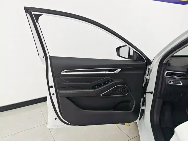 Geely Emgrand — Фото автомобиля 7