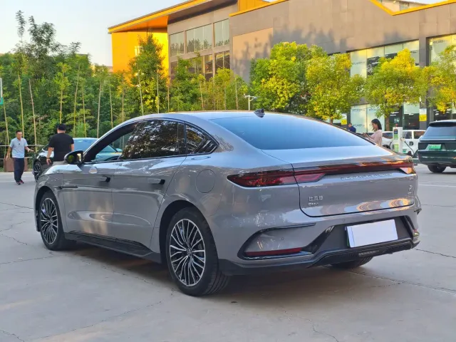 BYD Han — Фото автомобиля 12