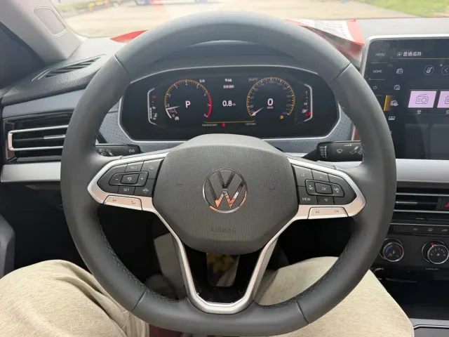 Volkswagen Lavida — Фото автомобиля 11
