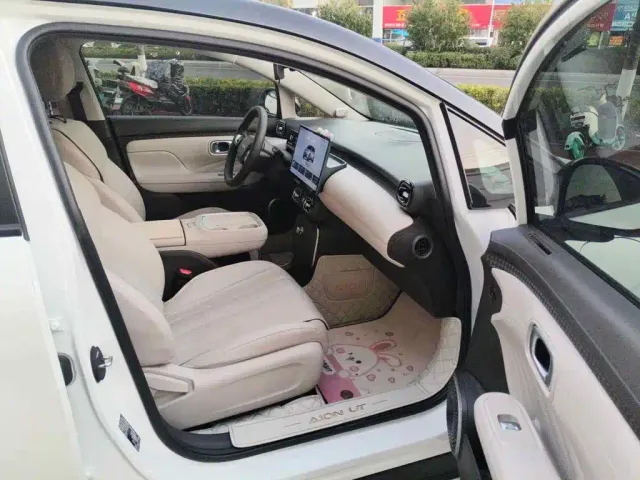 GAC Aion UT — Фото автомобиля 10