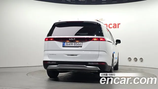 Kia Carnival — Фото автомобиля 4