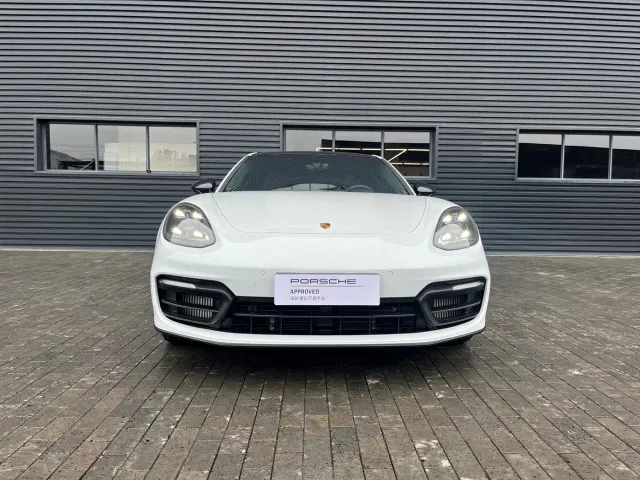 Porsche Panamera — Фото автомобиля 2