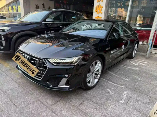 Фотография автомобиля — Audi A7L
