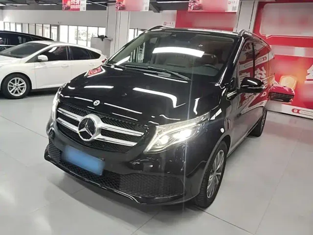 Фотография автомобиля — Mercedes-Benz V-Class