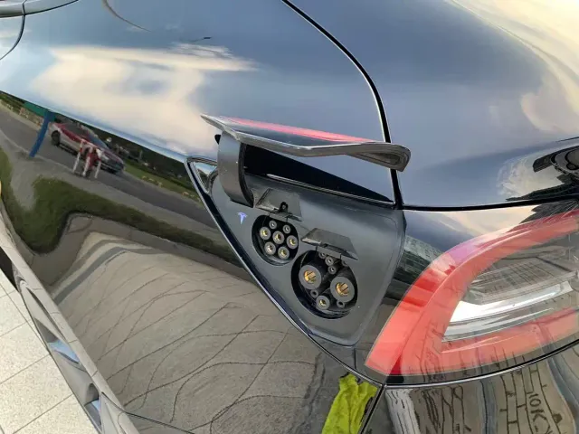 Tesla Model 3 — Фото автомобиля 13