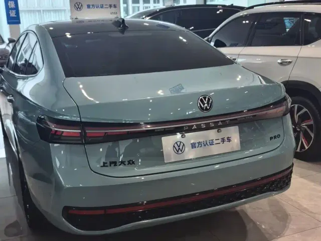 Volkswagen Passat — Фото автомобиля 7