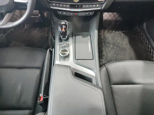 Cadillac CT5 — Фото автомобиля 16