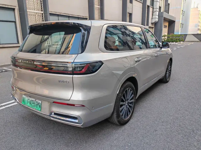 Geely Galaxy M9 — Фото автомобиля 4