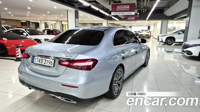 Mercedes-Benz E-Class — Фото автомобиля 5