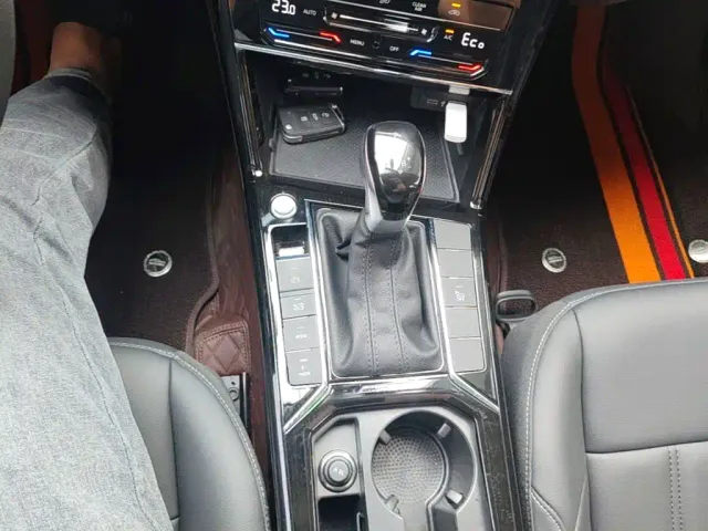 Volkswagen Passat — Фото автомобиля 13