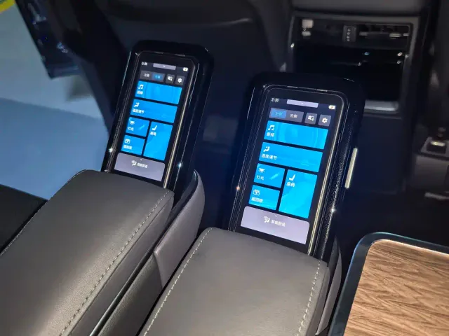 Toyota Alphard — Фото автомобиля 13