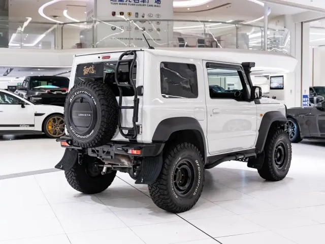 Suzuki Jimny — Фото автомобиля 8