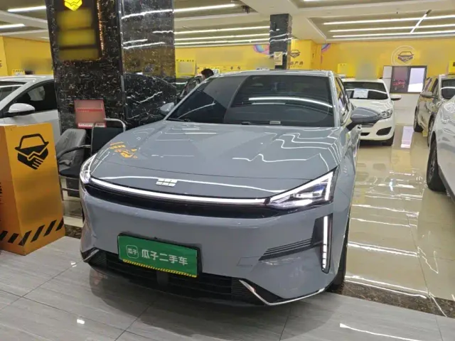 Фотография автомобиля — Geely Galaxy L6