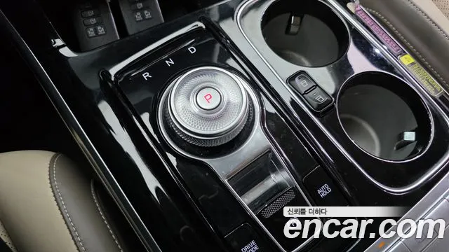 Kia Canival — Фото автомобиля 9