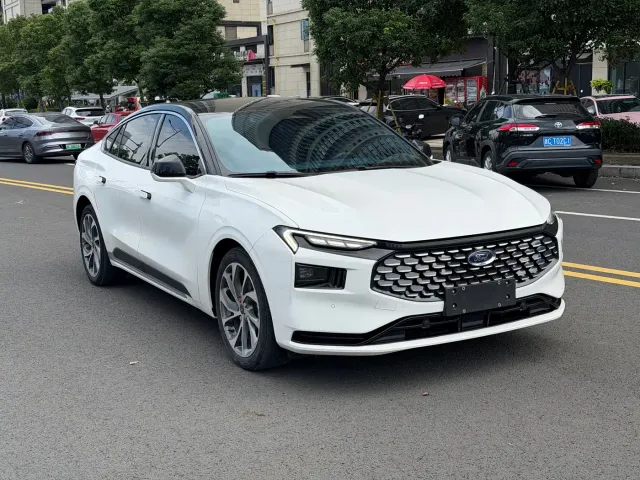 Ford Mondeo — Фото автомобиля 3