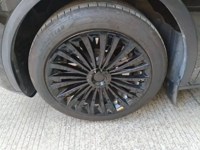 Tesla Model Y — Фото автомобиля 22