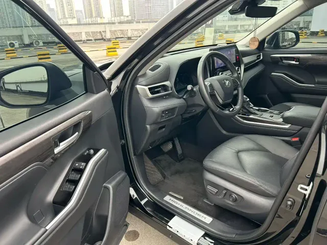 Toyota Highlander — Фото автомобиля 5