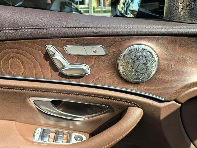 Mercedes-Benz E-Class — Фото автомобиля 14