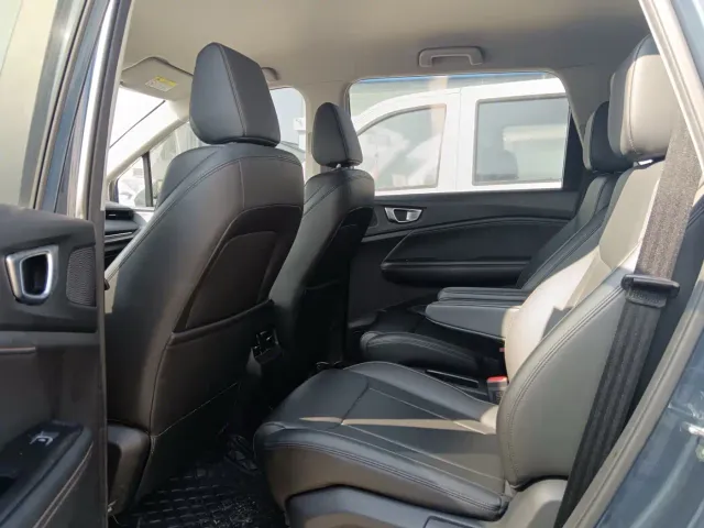Wuling Jiachen — Фото автомобиля 6