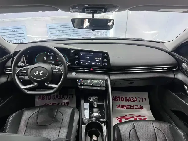 Hyundai Elantra — Фото автомобиля 14