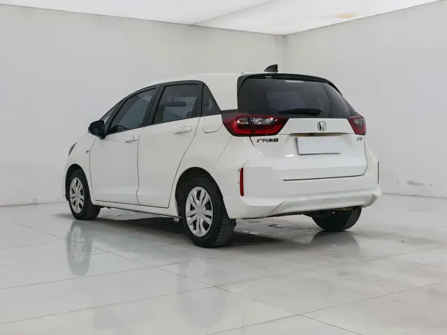 Honda Fit — Фото автомобиля 4