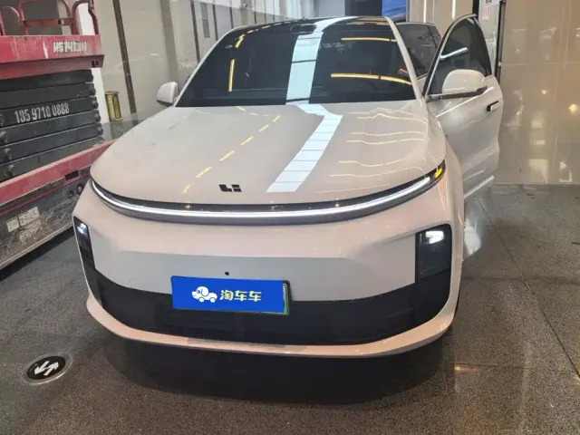 Li Auto L6 — Фото автомобиля 2