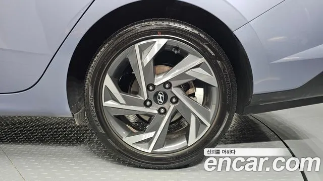 Hyundai Avante CN7 — Фото автомобиля 6