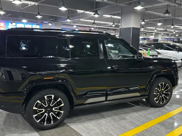 BYD FangChengBao Leopard 8 — Фото автомобиля 12