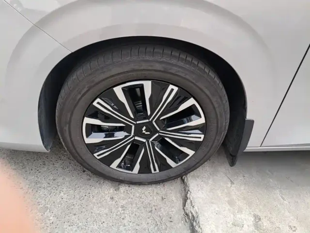 Wuling Starlight 730 — Фото автомобиля 22