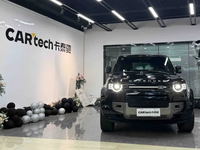 Land Rover Defender — Фото автомобиля 2