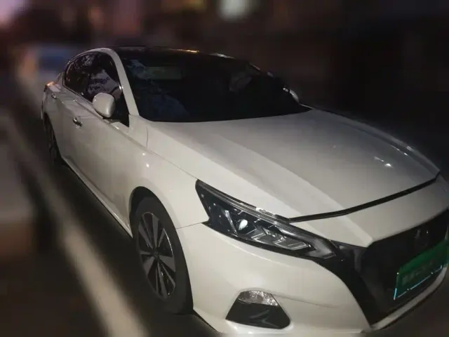 Nissan Teana — Фото автомобиля 3