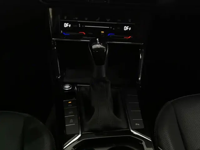 Volkswagen Passat — Фото автомобиля 13